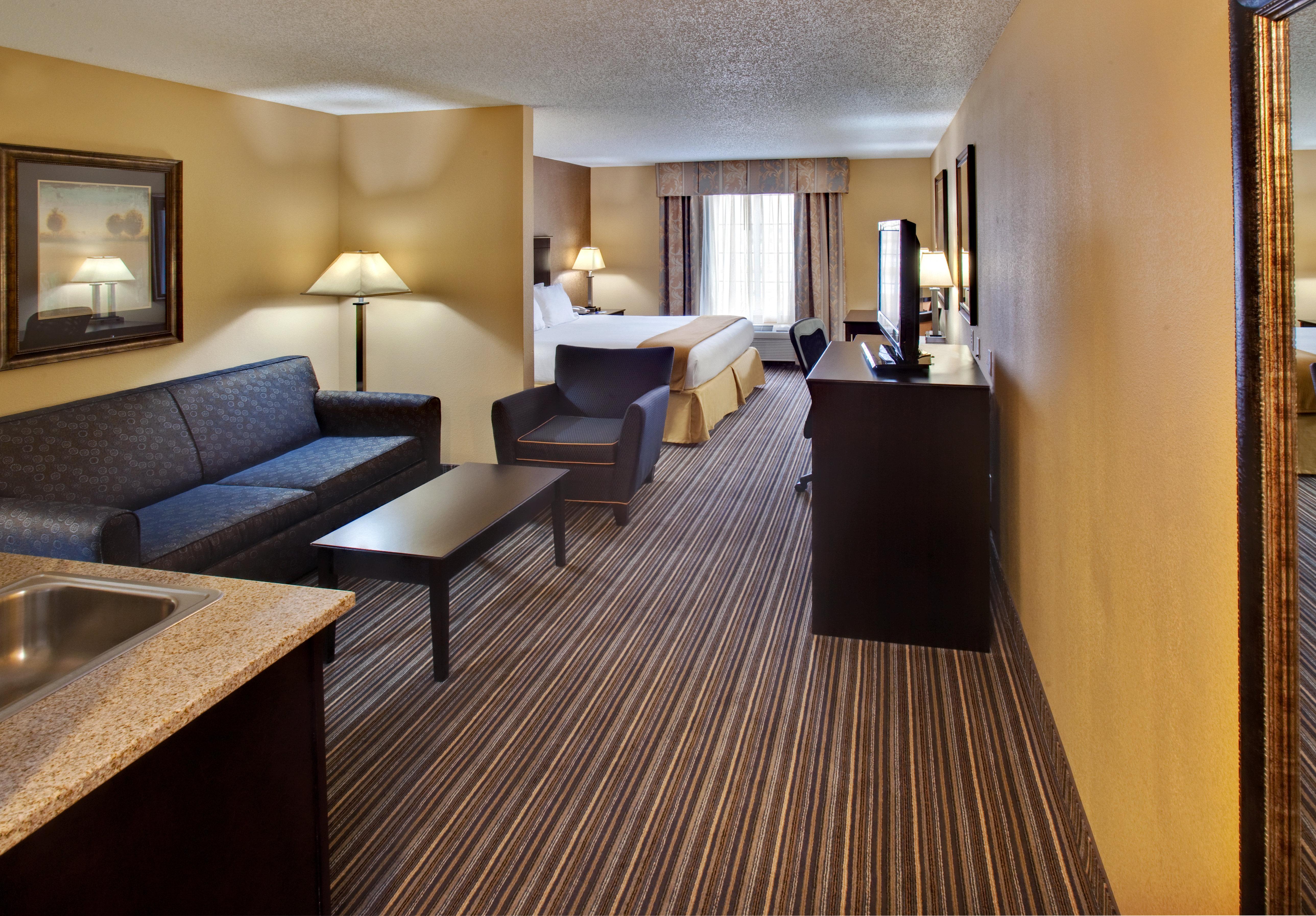 Holiday Inn Express Hotel & Suites Council Bluffs - Convention Center Area By Ihg Bagian luar foto