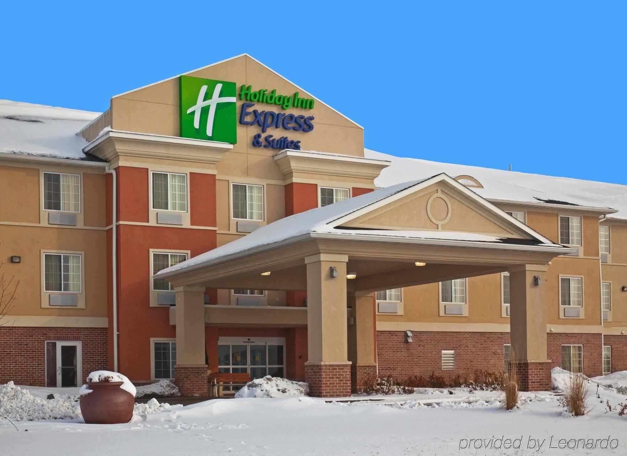 Holiday Inn Express Hotel & Suites Council Bluffs - Convention Center Area By Ihg Bagian luar foto